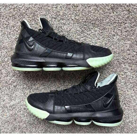 Nike LeBron 16 Glow Size 13 Men's